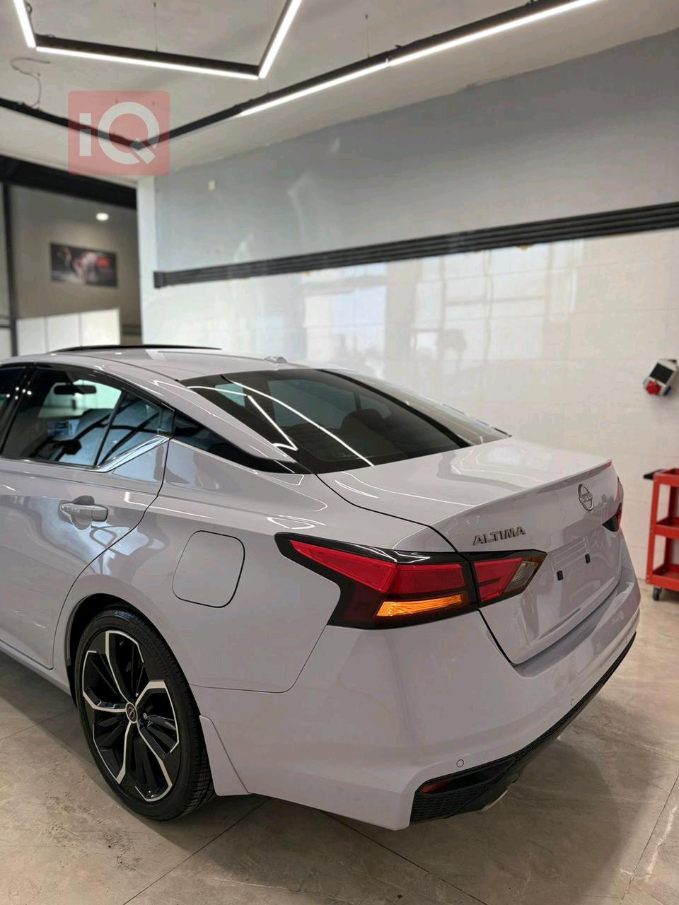 نيسان ألتيما